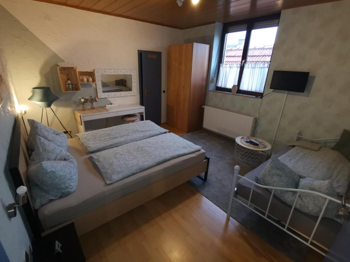 Pension Landgasthof - Iva Haßloch 外观 照片